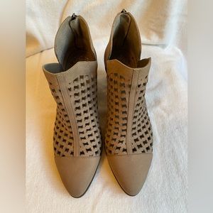 Vince Camuto Bootie